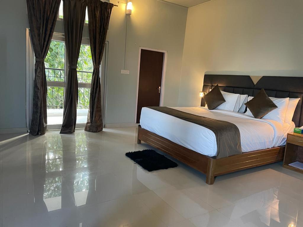 La Colline Resort Kohima Ngoại thất bức ảnh